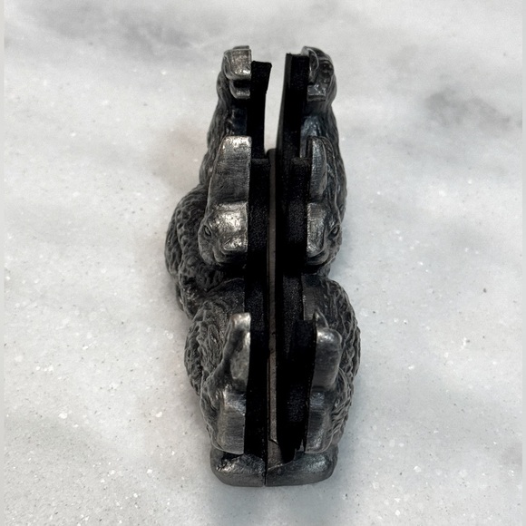 Vintage Pewter 3 Bunny Business Card Holder 3.5" x 1.4" and 1.6" tall - Picture 4 of 5